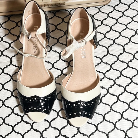 Chelsea Crew Primed For Playfulness T-Strap Heel - Picture 4 of 5